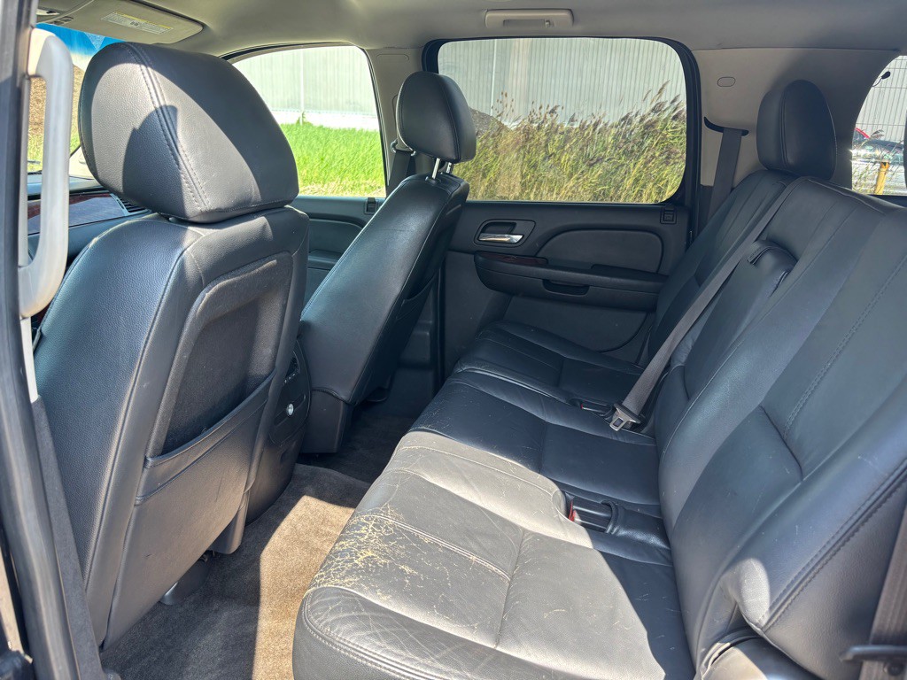2013 Chevrolet Suburban Image 11