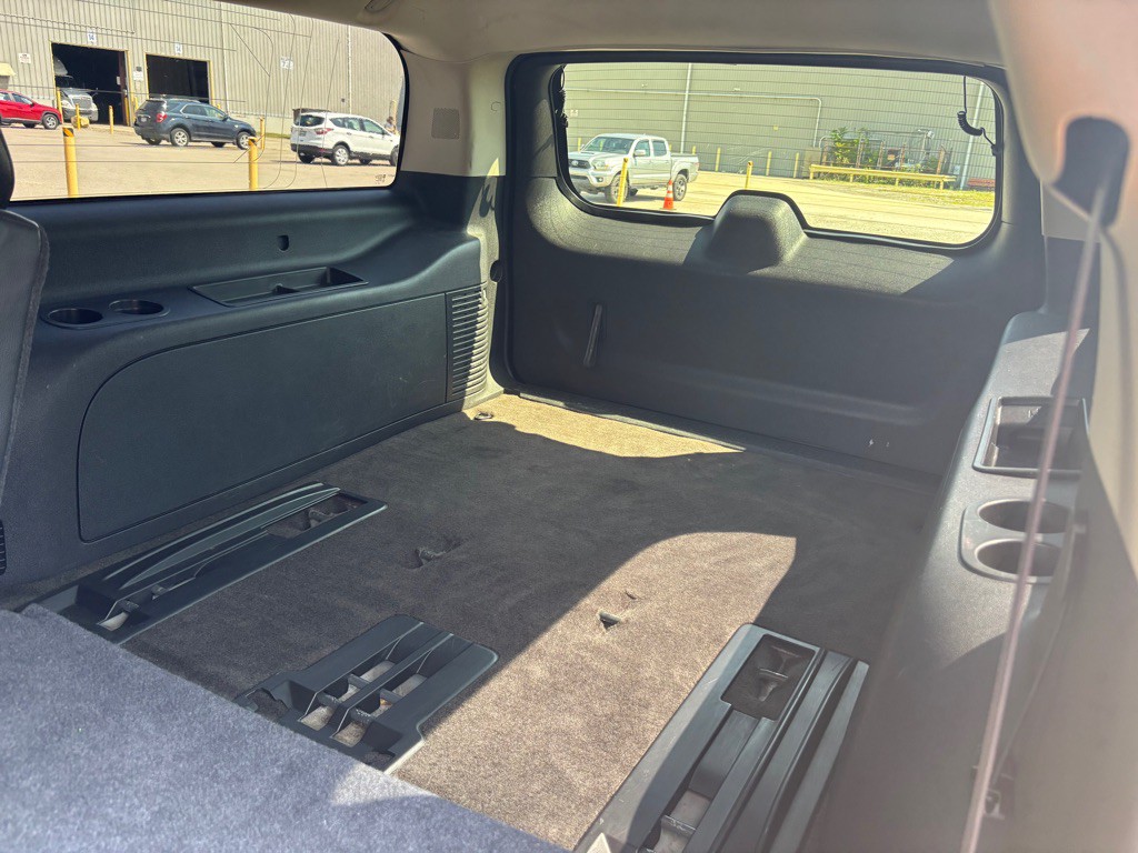 2013 Chevrolet Suburban Image 14