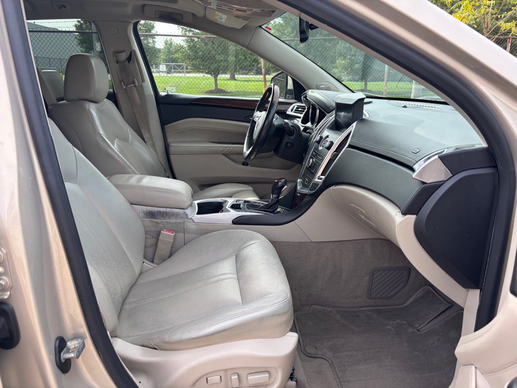 2012 Cadillac SRX Image 10