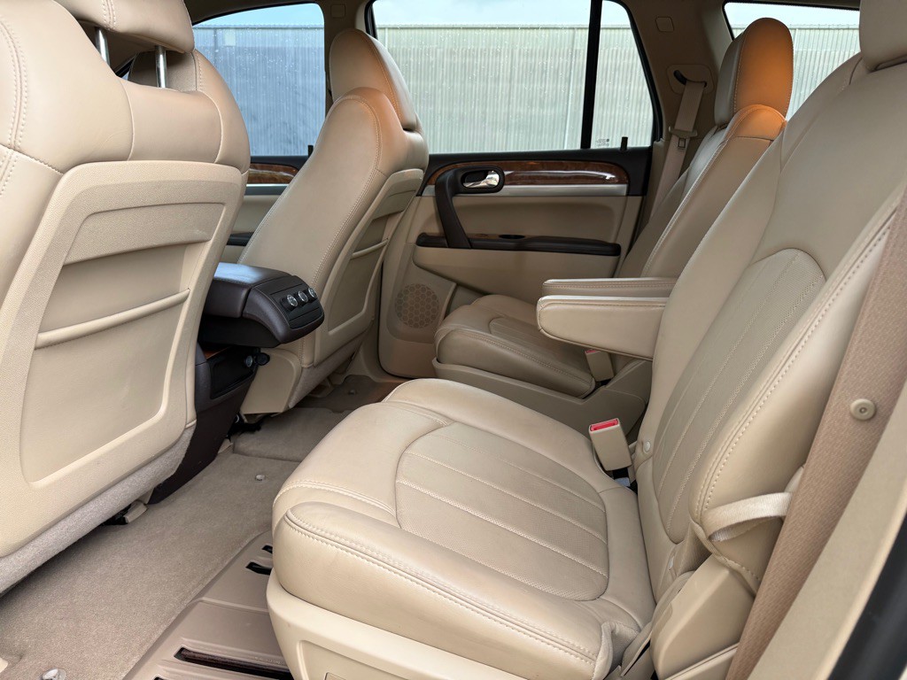 2012 Buick Enclave Image 9