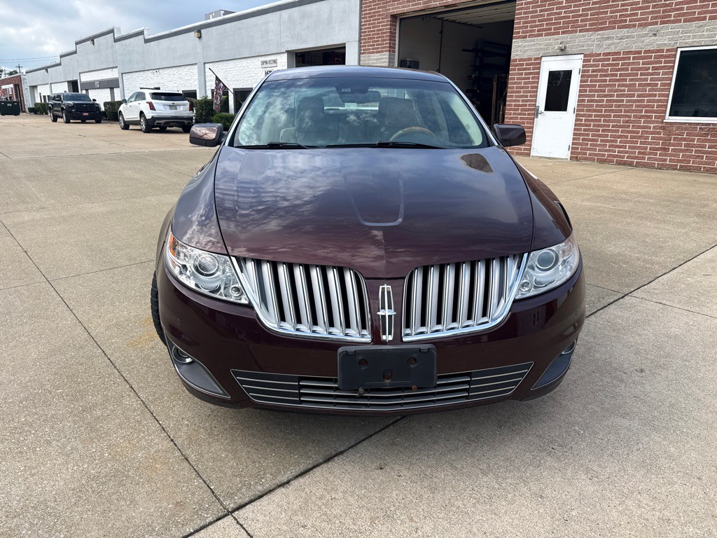 2009 Lincoln MKS Image 2