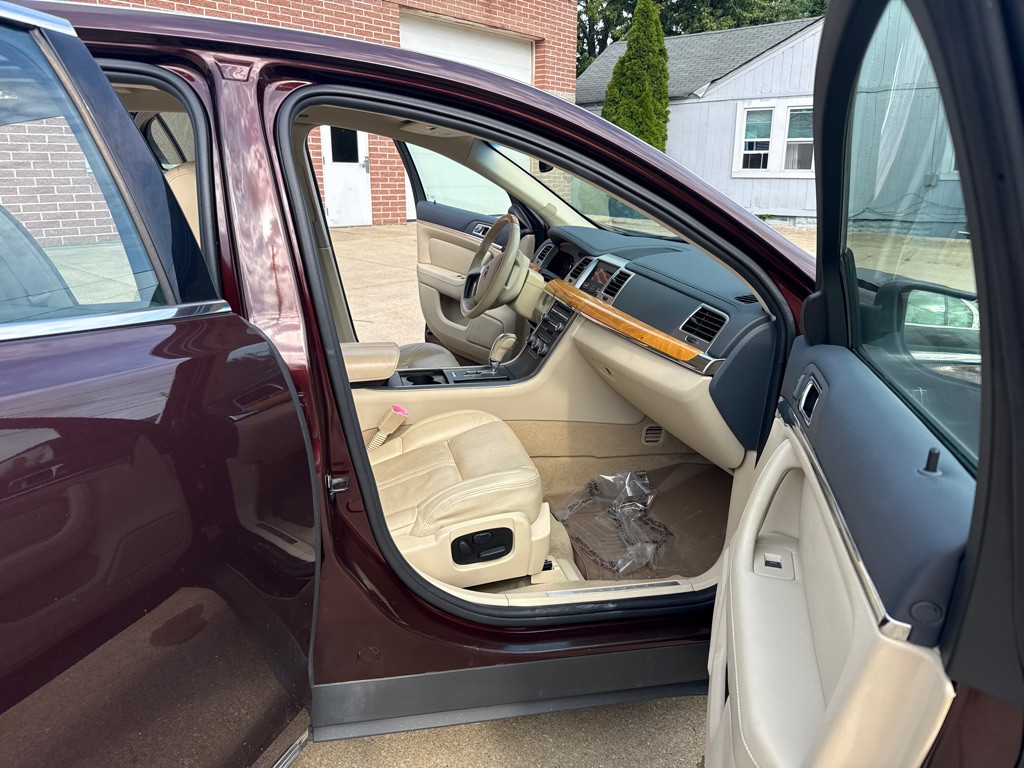 2009 Lincoln MKS Image 11