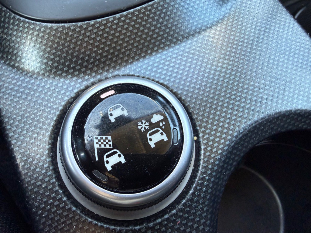 2016 FIAT 500 Image 15