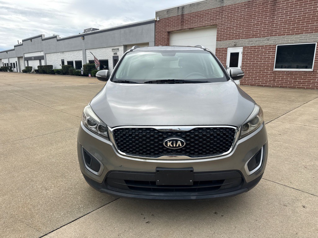 2017 Kia Sorento Image 2