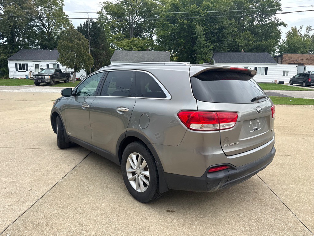 2017 Kia Sorento Image 8