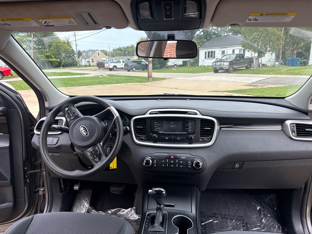 2017 Kia Sorento Image 9