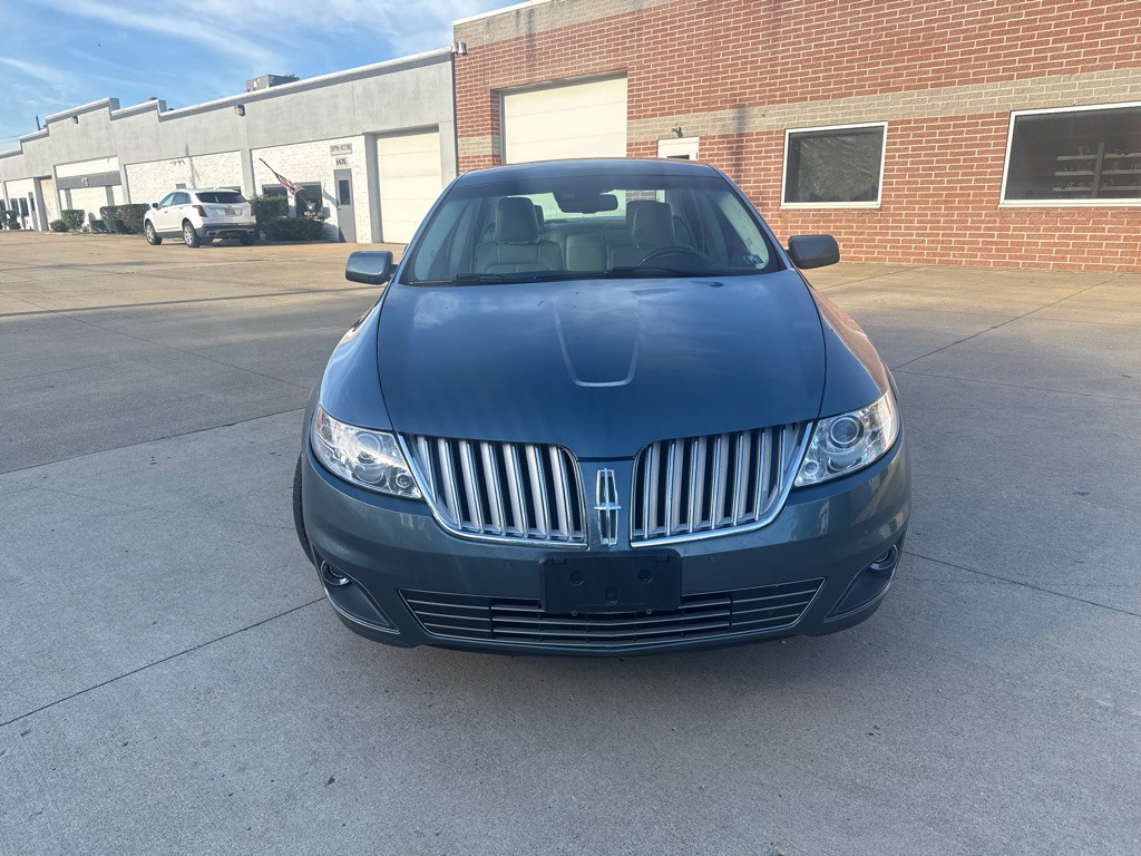 2010 Lincoln MKS Image 2
