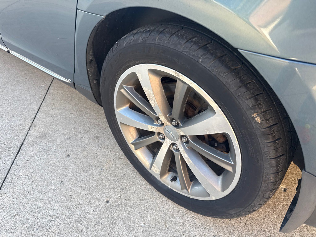 2010 Lincoln MKS Image 20