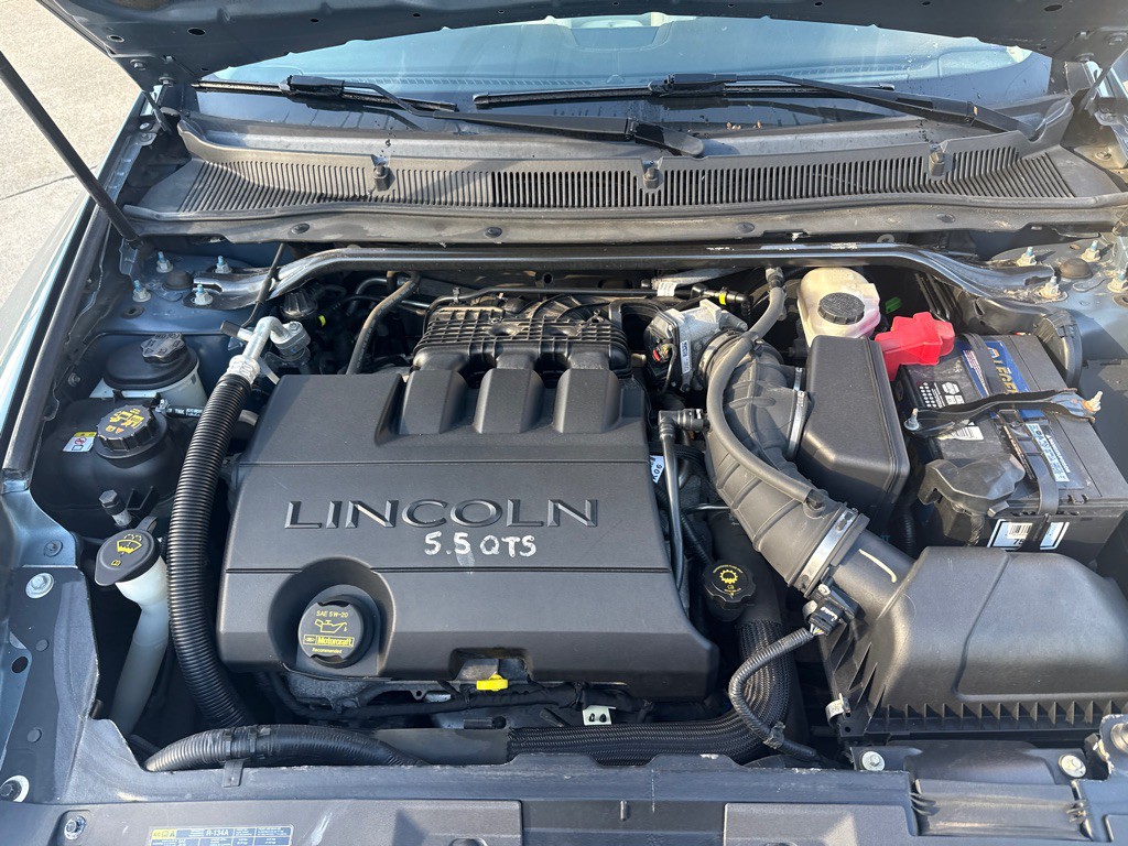 2010 Lincoln MKS Image 24