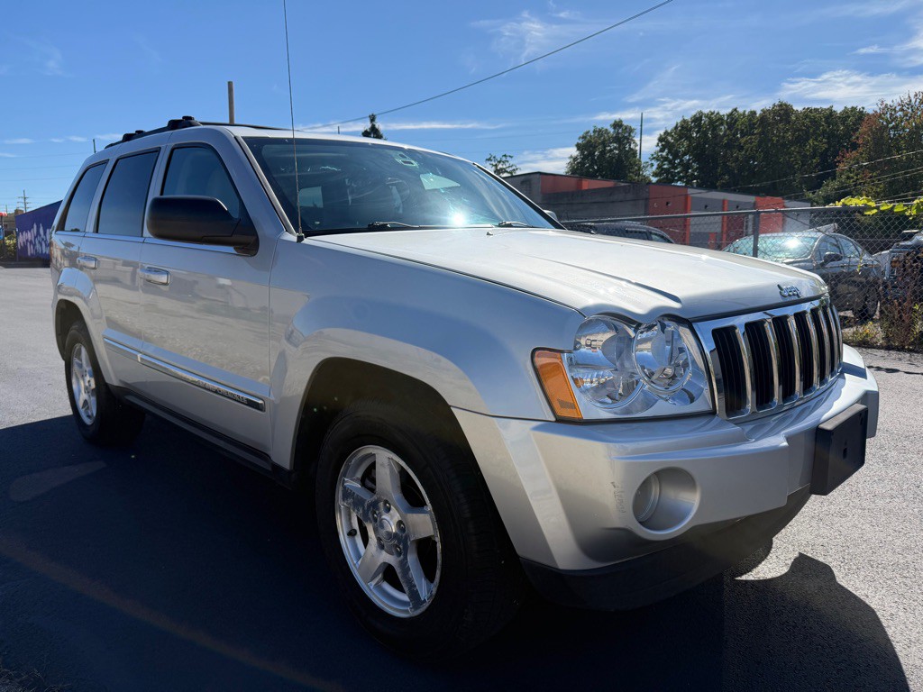 2006 Jeep Grand Cherokee Image 1