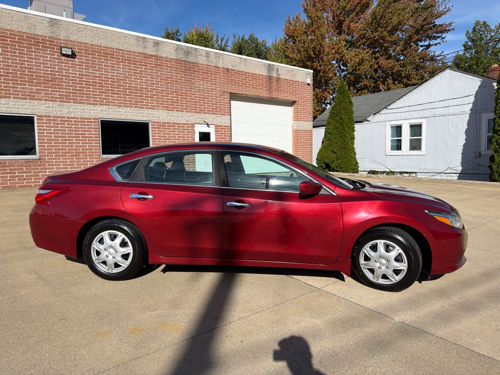 2016 Nissan Altima Image 4