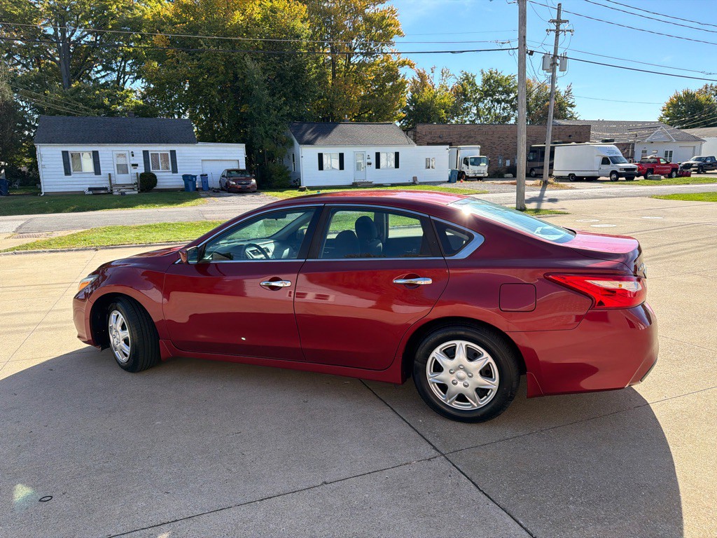 2016 Nissan Altima Image 5
