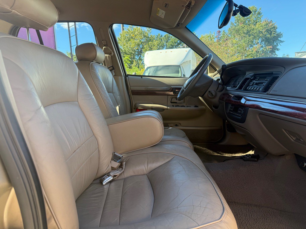 2000 Mercury Grand Marquis Image 8