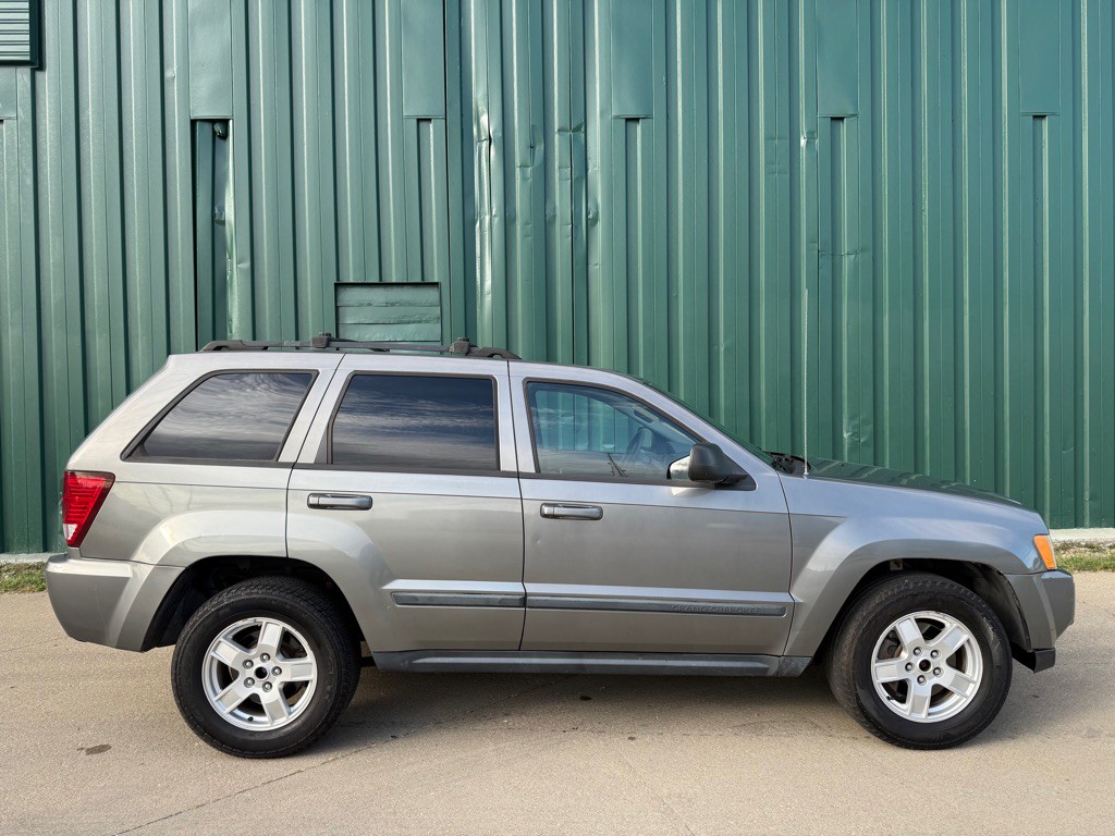 2007 Jeep Grand Cherokee Image 2