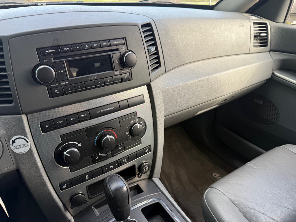 2007 Jeep Grand Cherokee Image 14