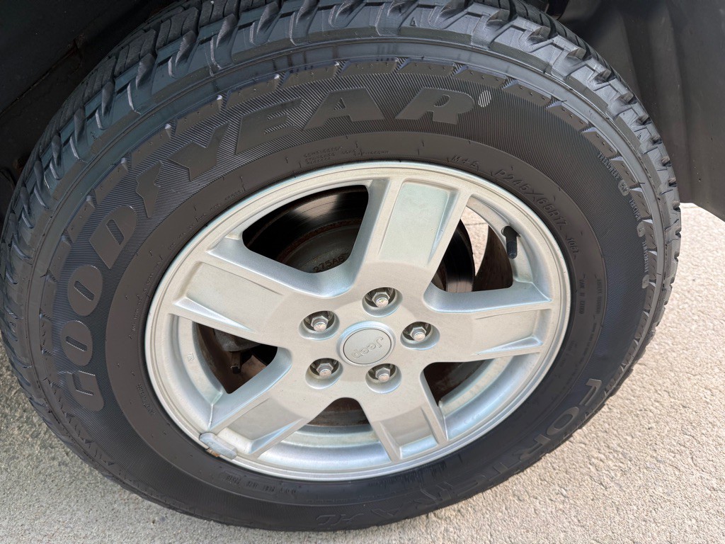 2007 Jeep Grand Cherokee Image 16