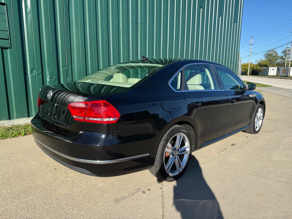 2013 Volkswagen Passat Image 3