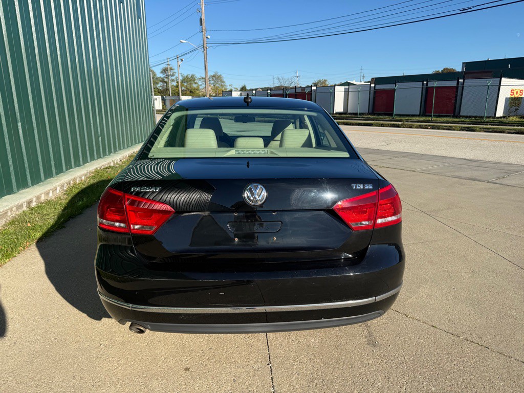 2013 Volkswagen Passat Image 4