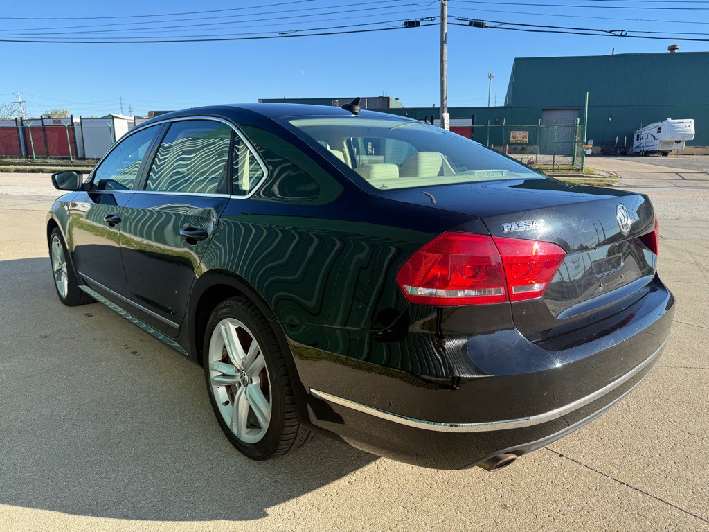 2013 Volkswagen Passat Image 5