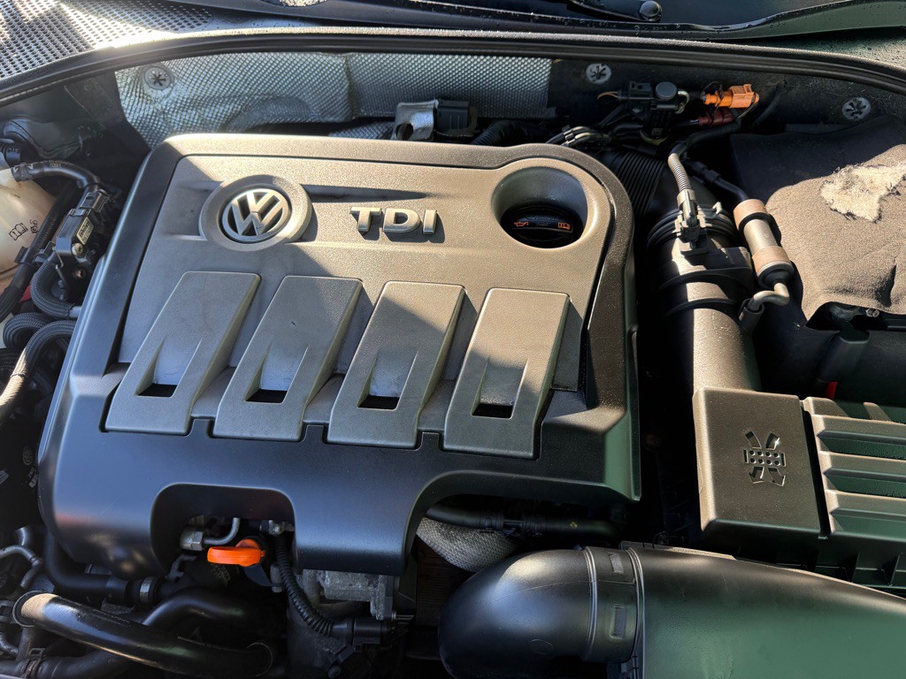 2013 Volkswagen Passat Image 14