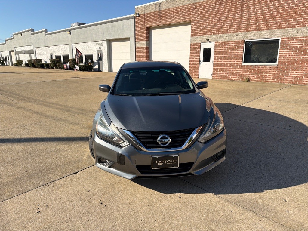 2017 Nissan Altima Image 2