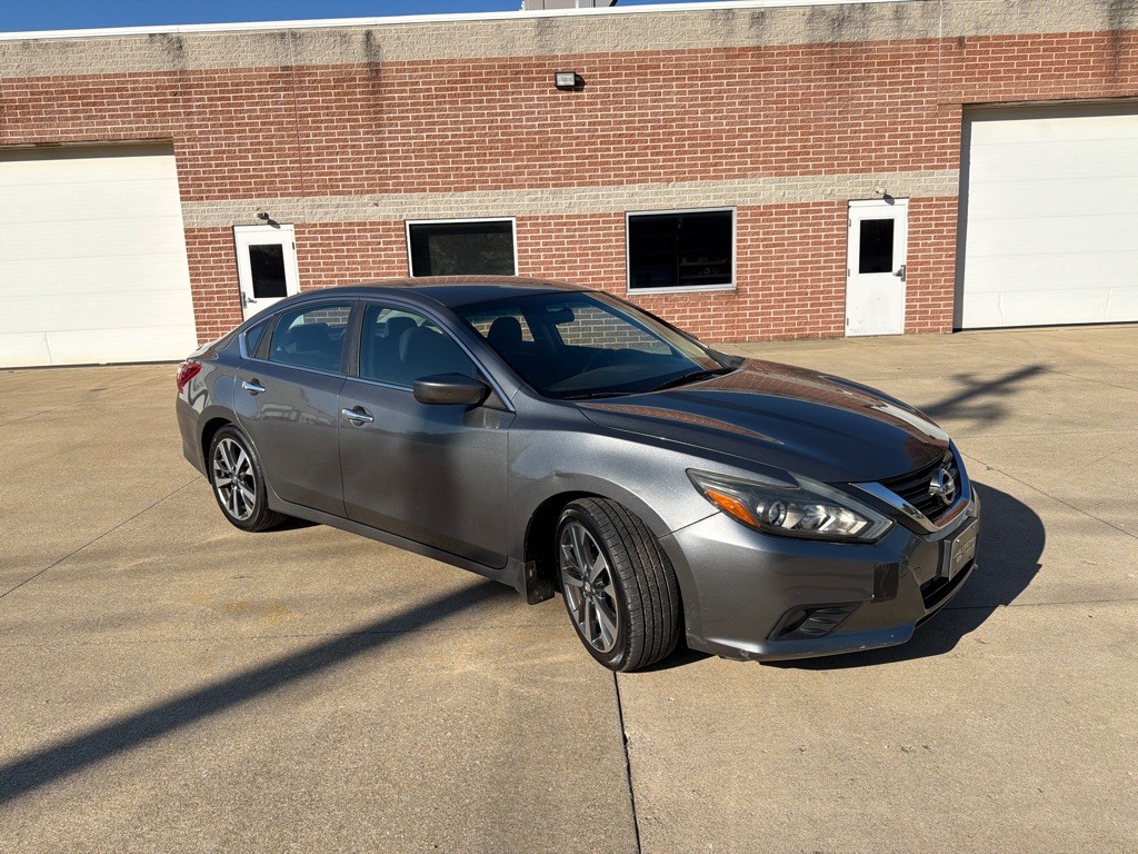 2017 Nissan Altima Image 3