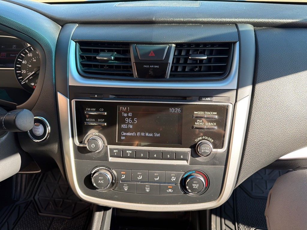 2017 Nissan Altima Image 17