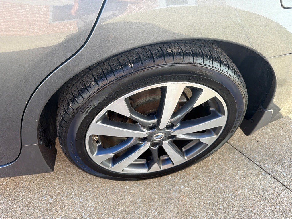 2017 Nissan Altima Image 19