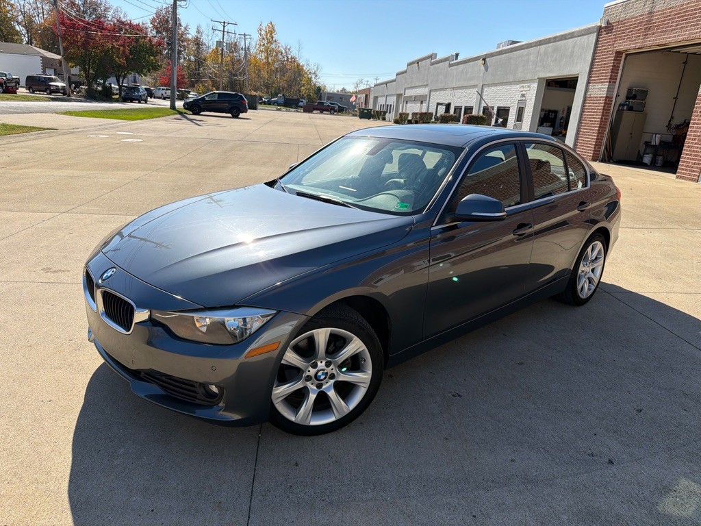 2015 BMW 3 Series Image 1