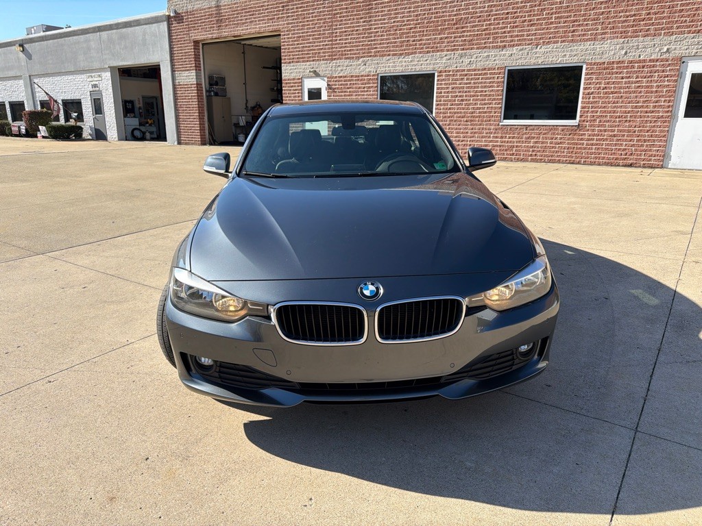 2015 BMW 3 Series Image 2