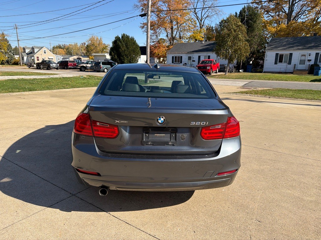 2015 BMW 3 Series Image 7
