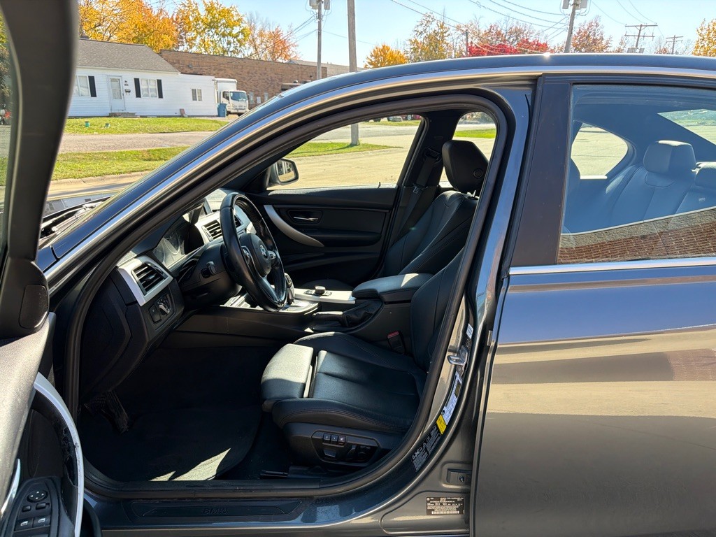 2015 BMW 3 Series Image 10