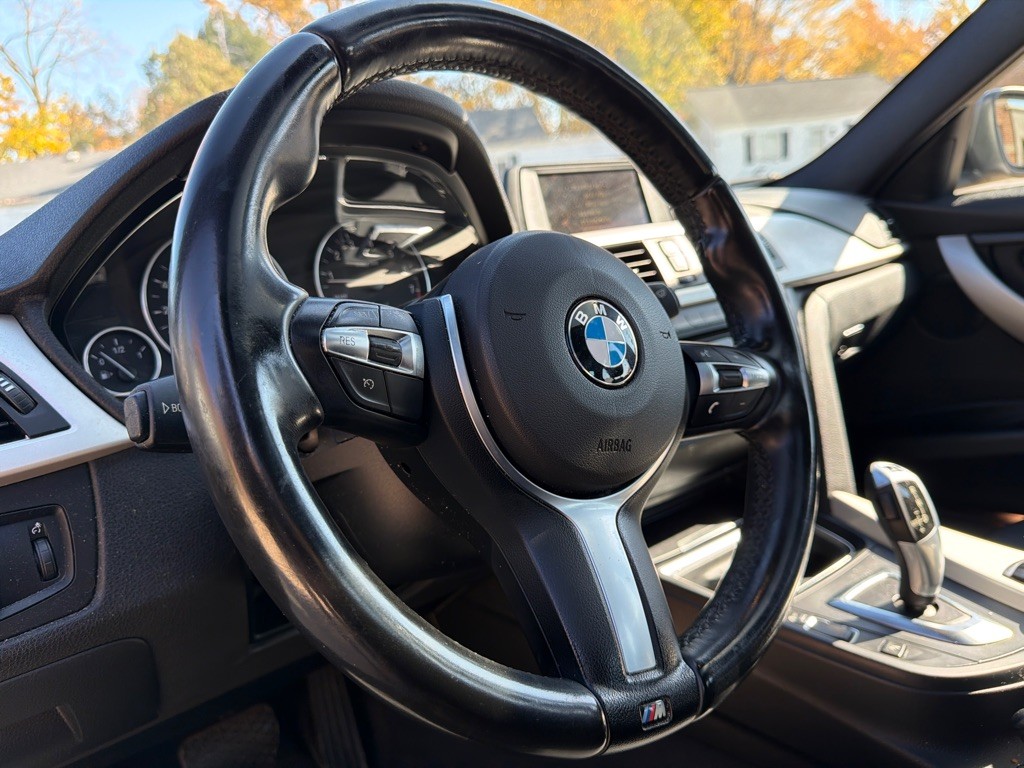 2015 BMW 3 Series Image 15
