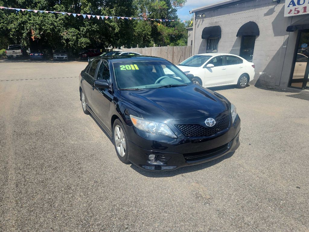 2011 Toyota Camry Image 2