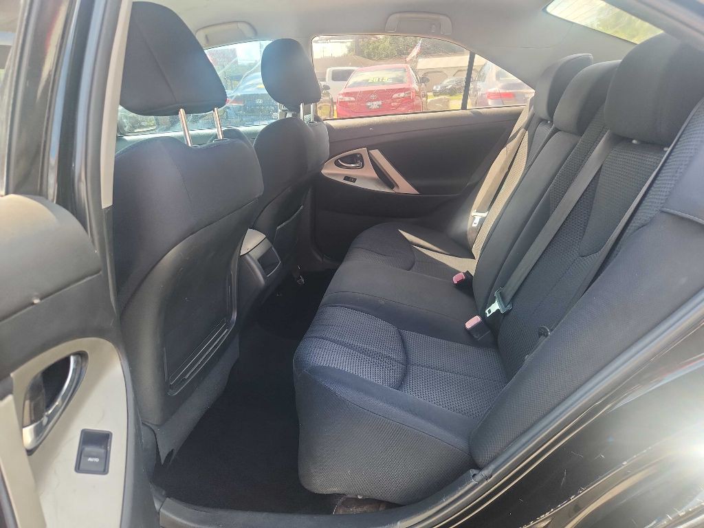 2011 Toyota Camry Image 6