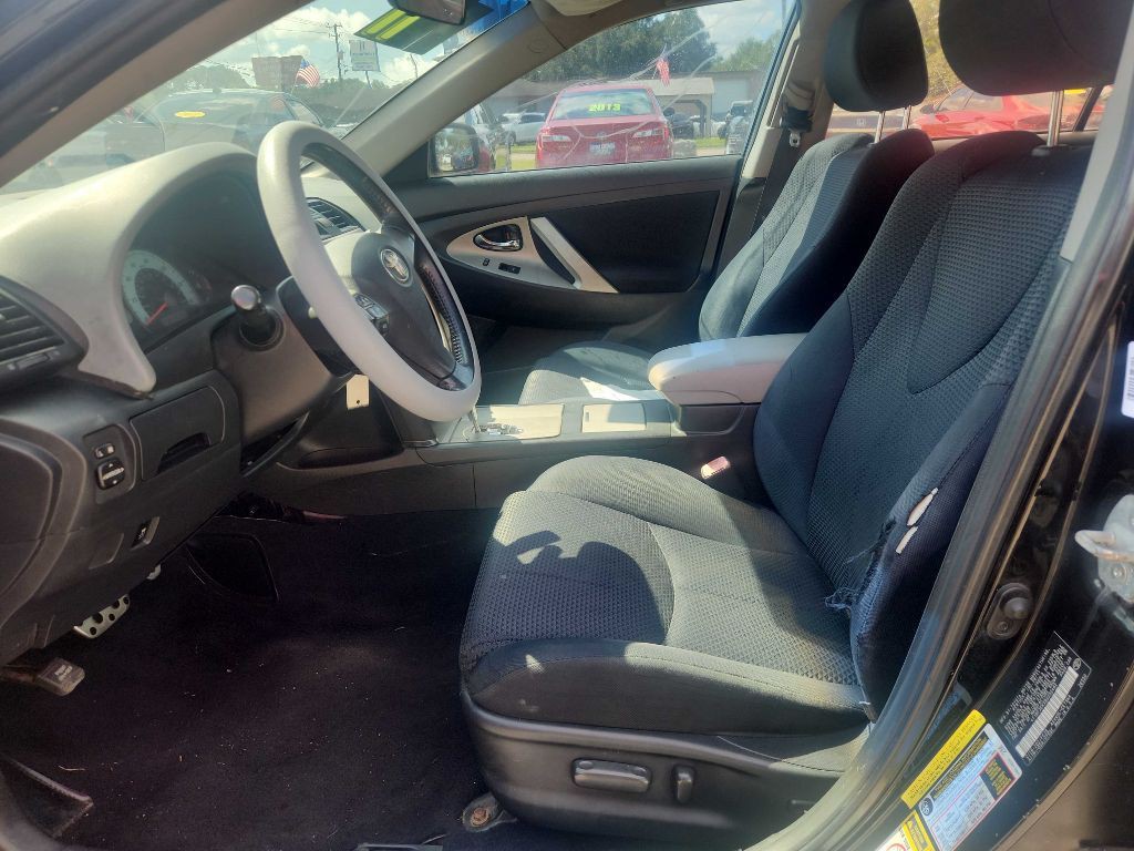 2011 Toyota Camry Image 8