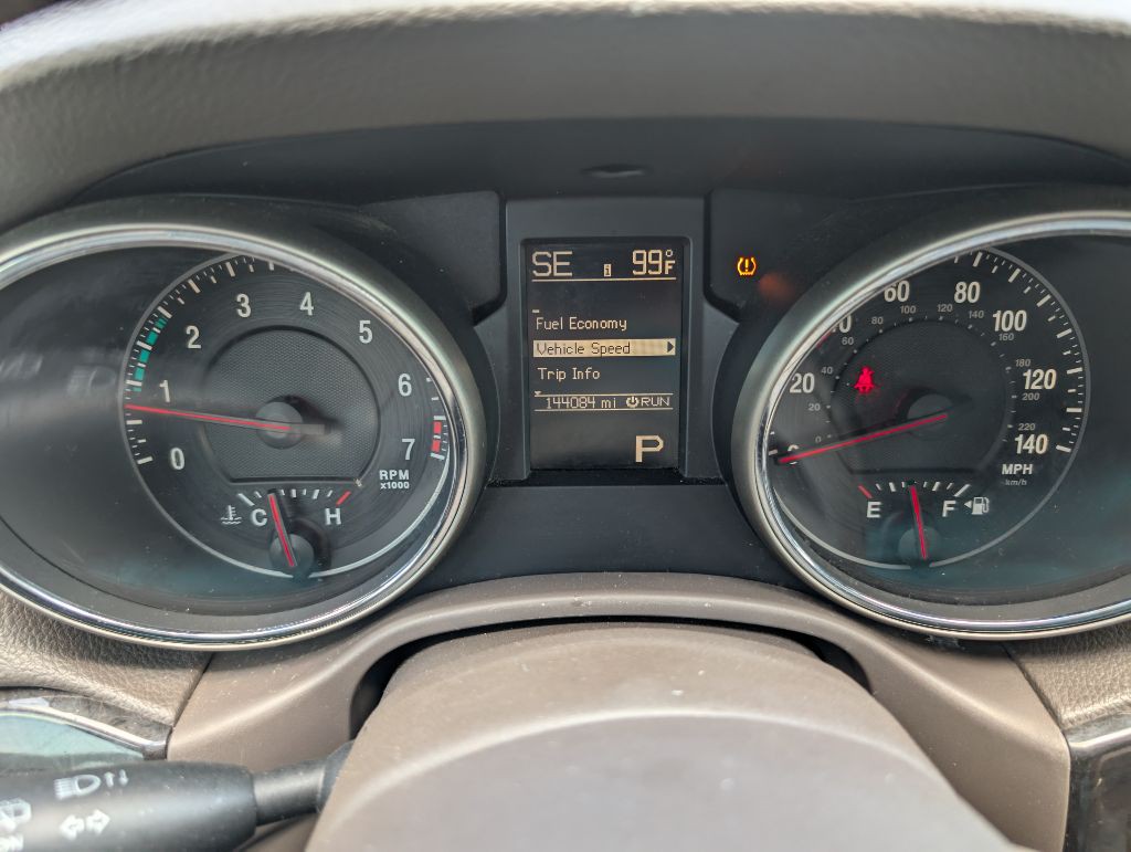 2011 Jeep Grand Cherokee Image 6