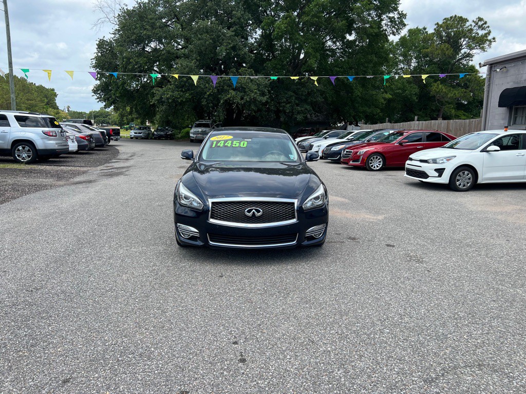 2017 INFINITI Q70 Image 4
