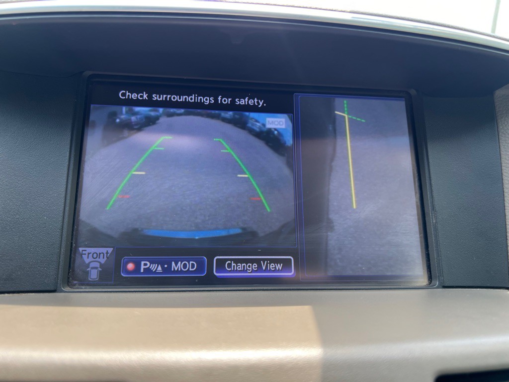 2017 INFINITI Q70 Image 7