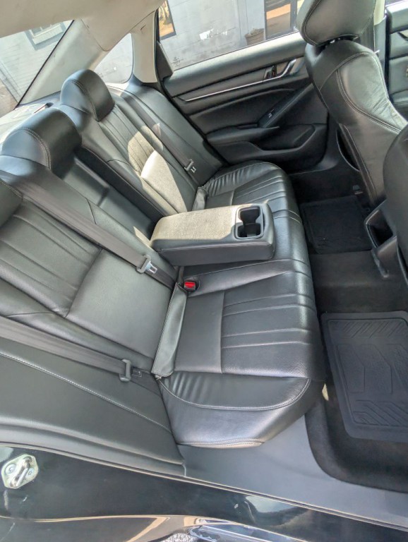 2019 Honda Accord Image 9