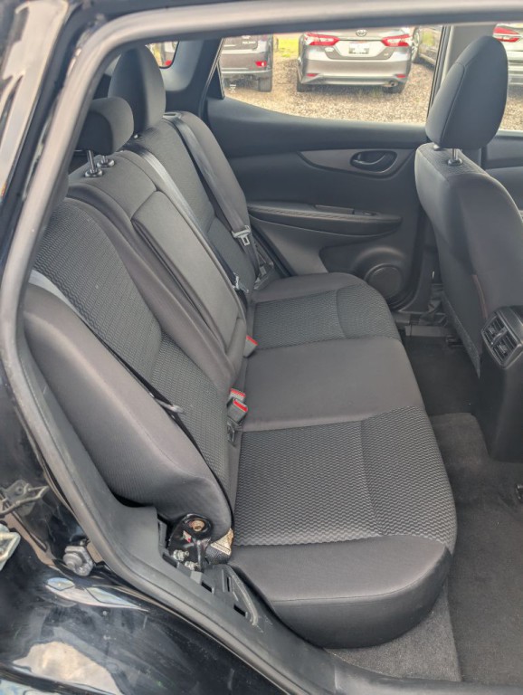 2018 Nissan Rogue Image 11