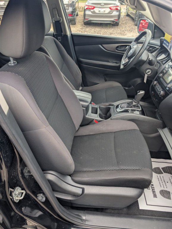 2018 Nissan Rogue Image 10