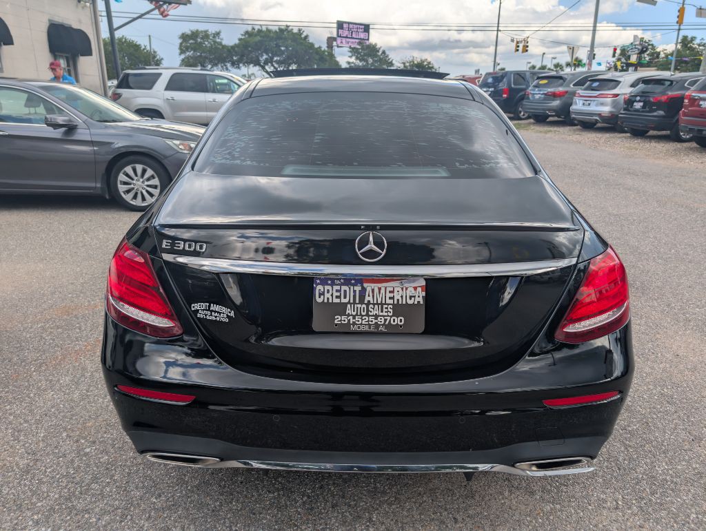 2017 Mercedes-Benz E-Class Image 3