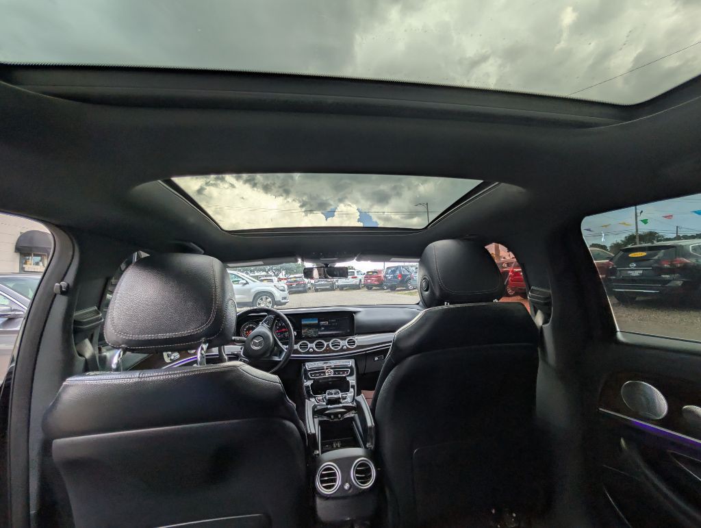 2017 Mercedes-Benz E-Class Image 10
