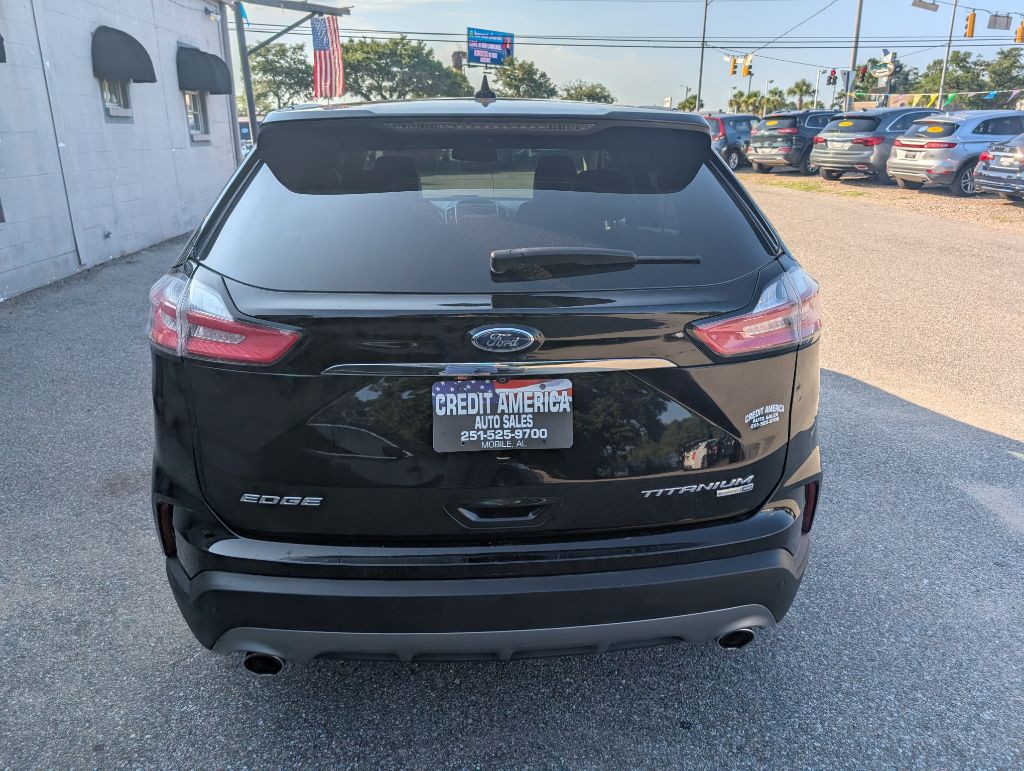 2020 Ford Edge Image 2