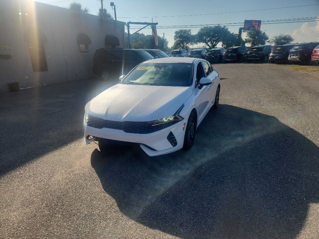 2022 Kia K5 Image 3