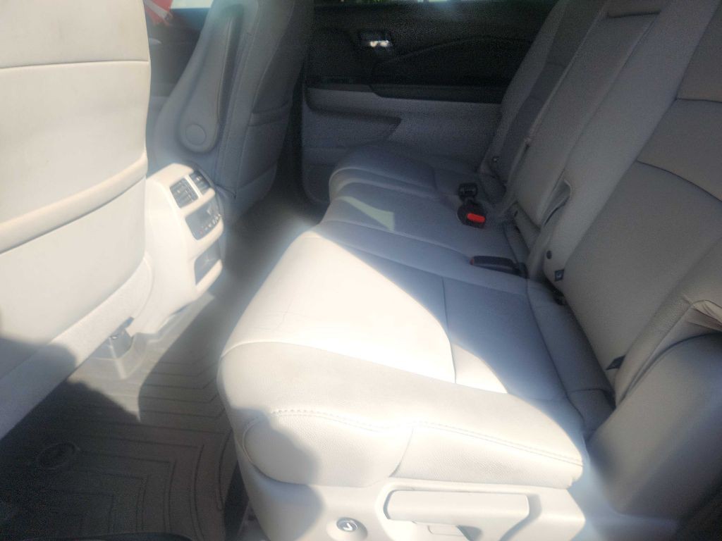 2018 Honda Pilot Image 6