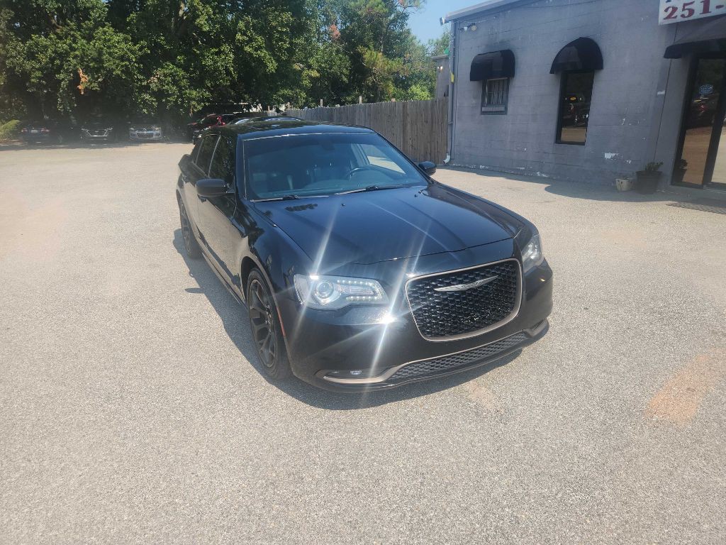 2016 Chrysler 300 Image 3