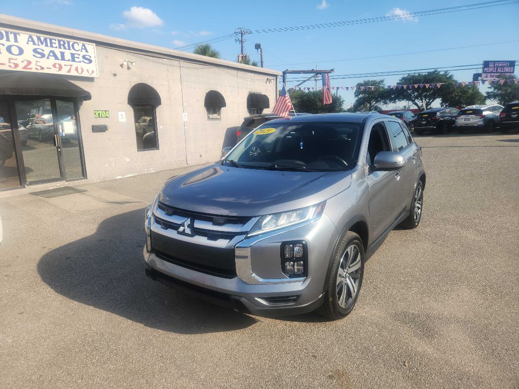 2021 Mitsubishi Outlander Image 2