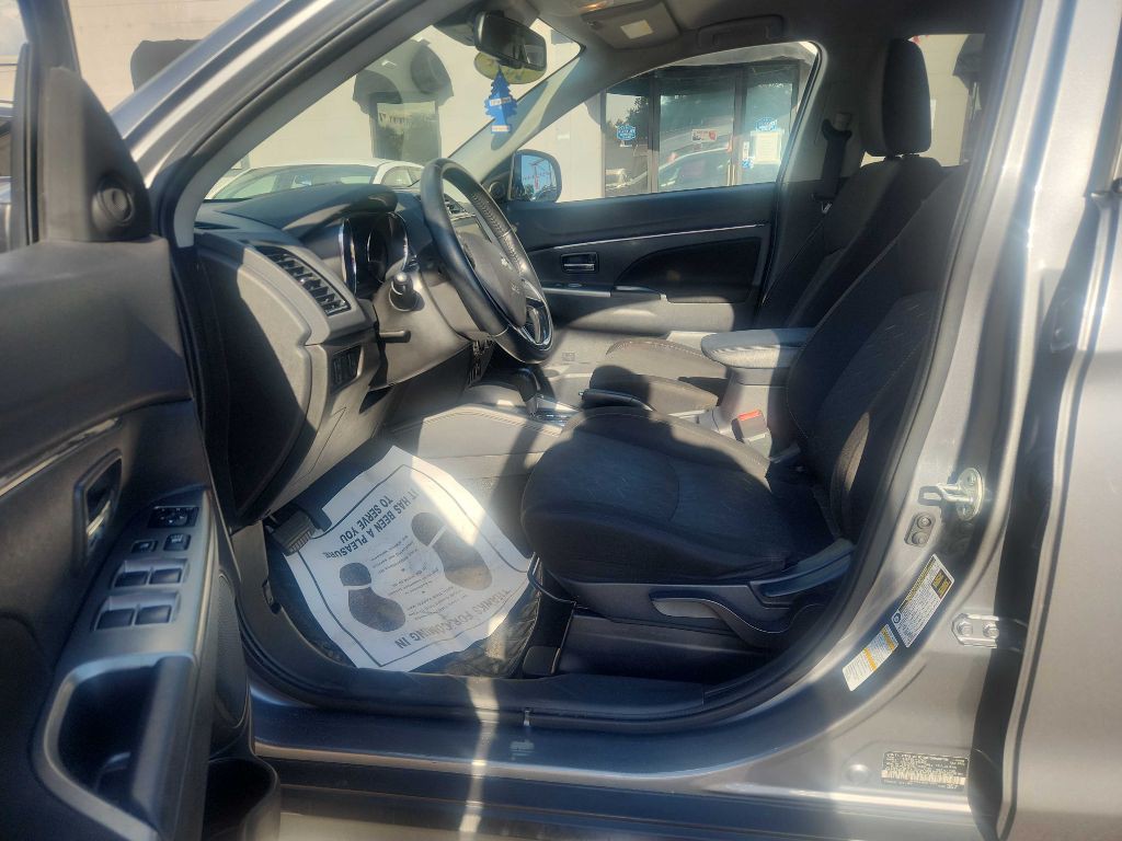 2021 Mitsubishi Outlander Image 5